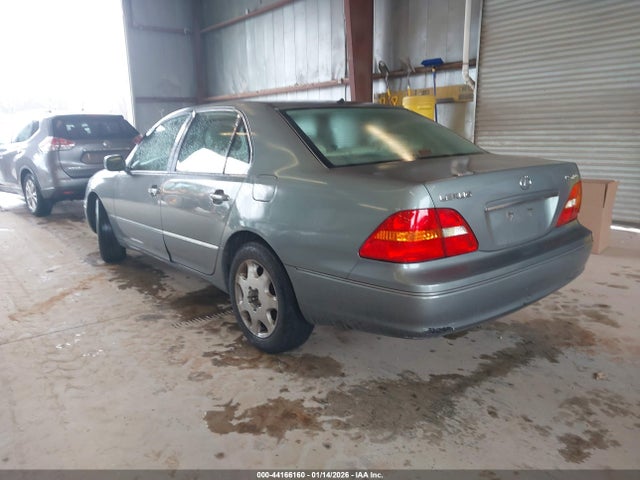 2002 LEXUS LS 430 JTHBN30F720063906 Photo 2