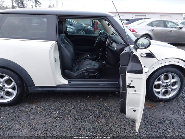 2011 MINI COOPER WMWSU3C5XBT098295 Photo 4