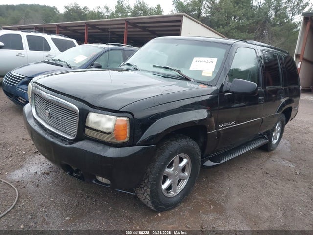 2000 CADILLAC ESCALADE 1GYEK13R9YR135138 Photo 1
