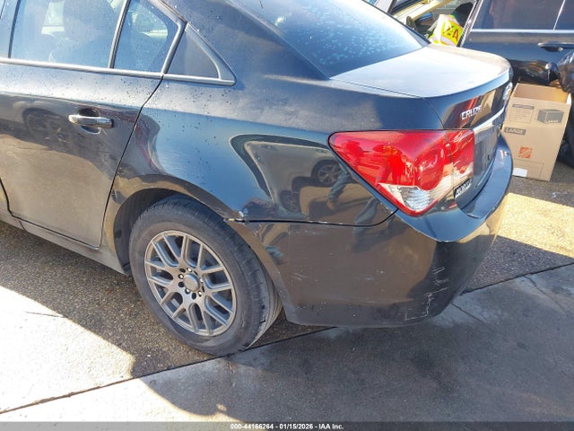 1G1PA5SH1E7357545 Chevrolet Cruze Ls Auto