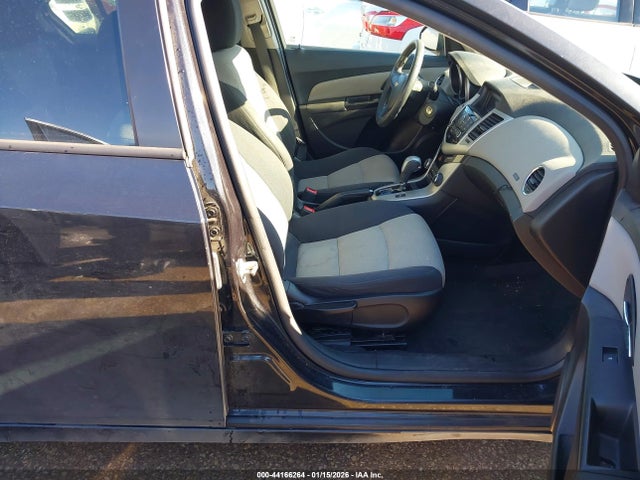 1G1PA5SH1E7357545 Chevrolet Cruze Ls Auto