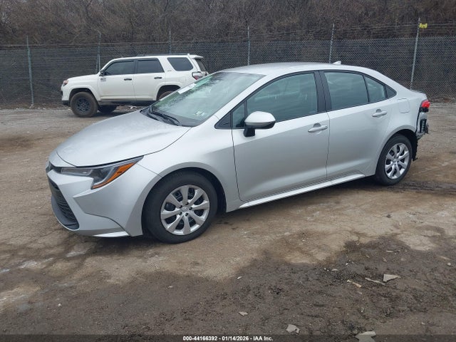 Toyota COROLLA LE 2026 5YFB4MDE3TP371836 Image 2