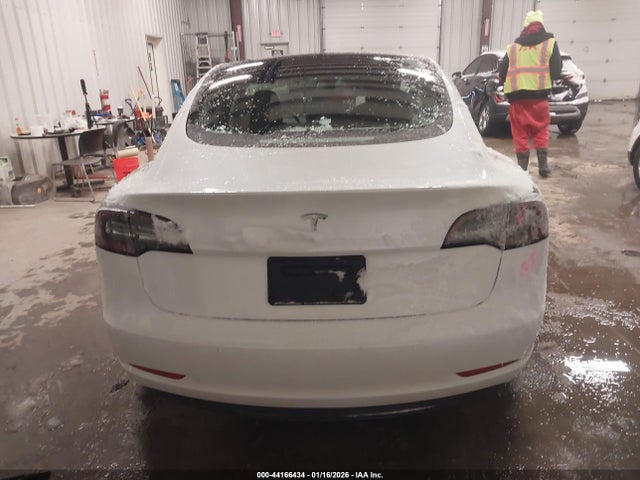 Tesla Model 3 Standard Range Plus Rear-wheel Drive 2021 5YJ3E1EA3MF096428 Image 16