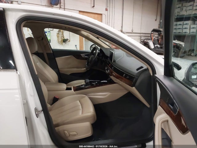 2017 AUDI A4 WAUENAF41HN037254 Photo 4
