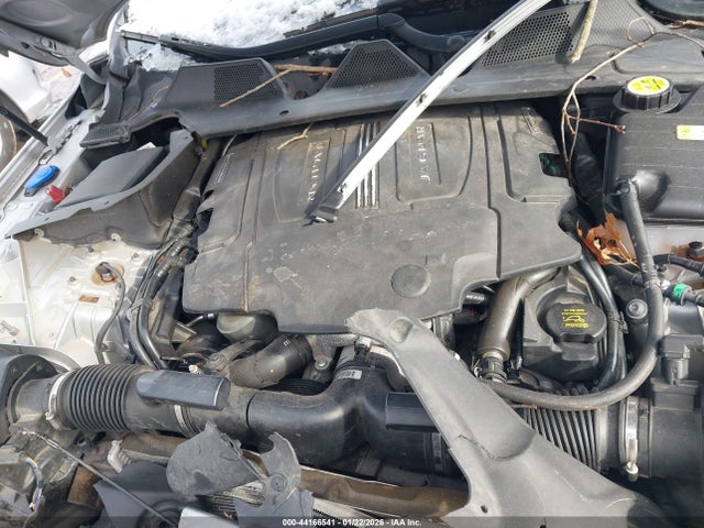 2017 JAGUAR XJ SAJWA1C71H8W12440 Photo 9