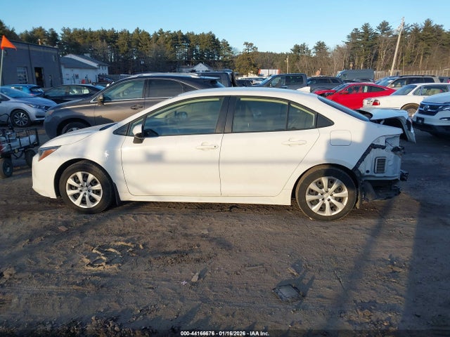 Toyota COROLLA LE 2022 JTDEPMAE2NJ203489 Image 15