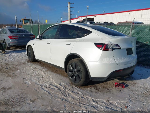 2025 TESLA MODEL Y 7SAYGDEE4SF246762 Photo 2