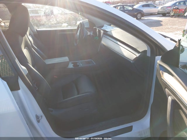 2025 TESLA MODEL Y 7SAYGDEE4SF246762 Photo 4