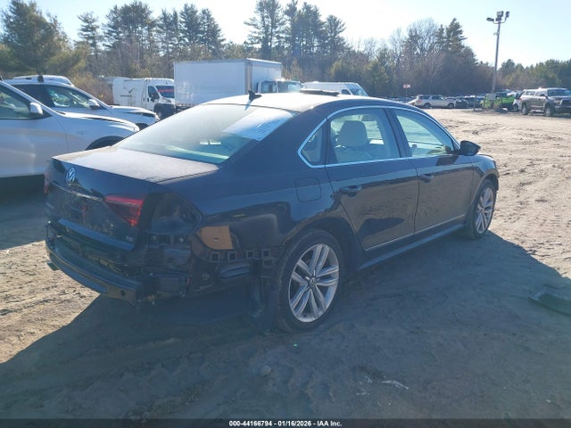 1VWGT7A33HC061647 Volkswagen Passat 1.8t Se