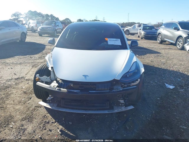 44166887 :رقم المزاد ، 5YJ3E1EC9NF298256 vin ، 2022 Tesla Model 3 Performance Dual Motor All-wheel Drive مزاد بيع