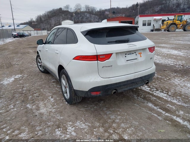 2018 JAGUAR F-PACE SADCJ2FX8JA270264 Photo 2