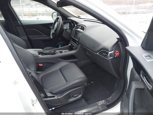 2018 JAGUAR F-PACE SADCJ2FX8JA270264 Photo 4