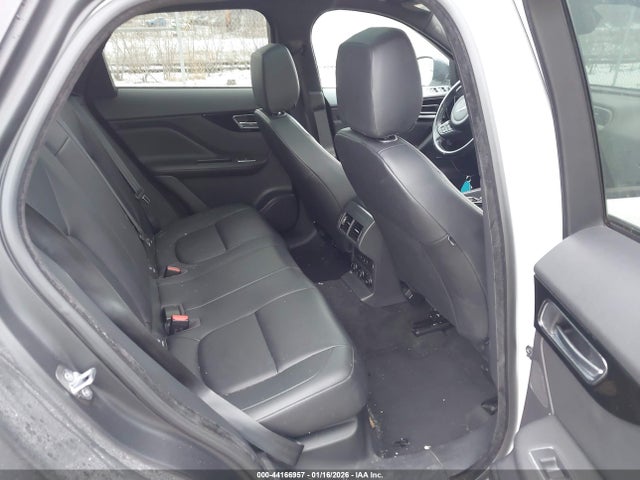 2018 JAGUAR F-PACE SADCJ2FX8JA270264 Photo 7