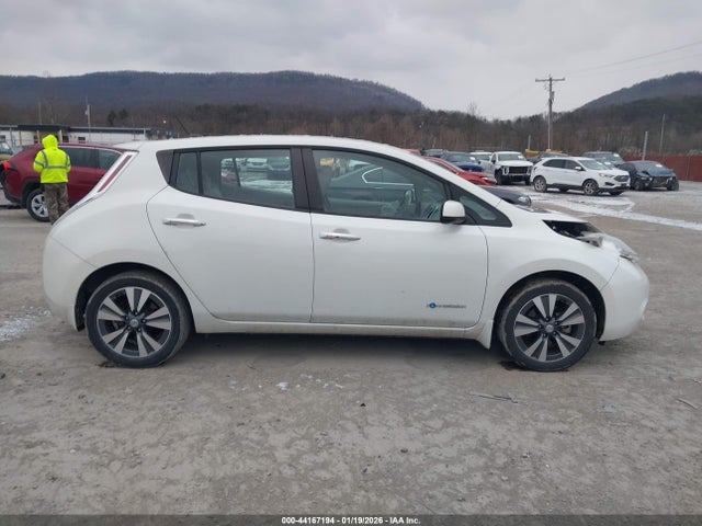 Nissan LEAF SV 2015 1N4AZ0CP1FC311579 Image 13