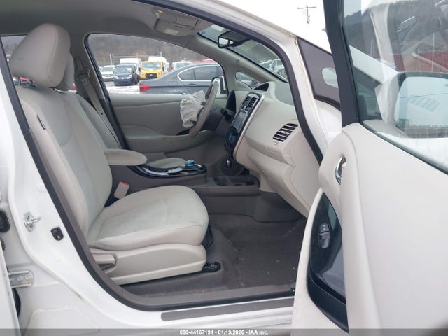 Nissan LEAF SV 2015 1N4AZ0CP1FC311579 Image 5