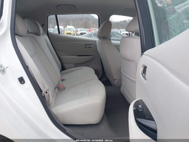Nissan LEAF SV 2015 1N4AZ0CP1FC311579 Image 8