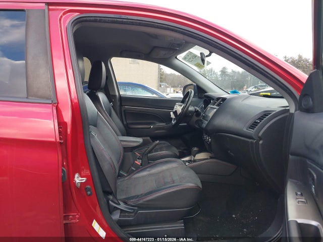 JA4AR3AW9JU014319 Mitsubishi Outlander Sport 2.4 Se