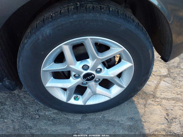 KNDJ23AU0R7241370 KIA SOUL LX