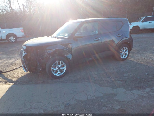 KNDJ23AU0R7241370 KIA SOUL LX