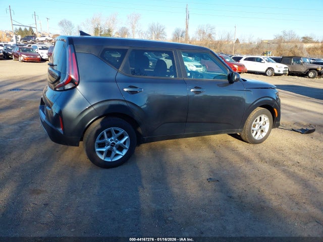 KNDJ23AU0R7241370 KIA SOUL LX