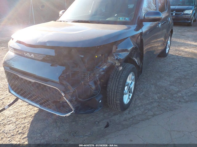 KNDJ23AU0R7241370 KIA SOUL LX