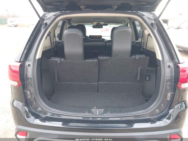 Продаж на аукціоні авто 2020 Mitsubishi Outlander Es 2.4 S-awc/le 2.4 S-awc/se 2.4 S-awc/sel 2.4 S-awc/sp 2.4 S-awc, vin: JA4AZ3A34LZ027636, номер лоту: 44167342