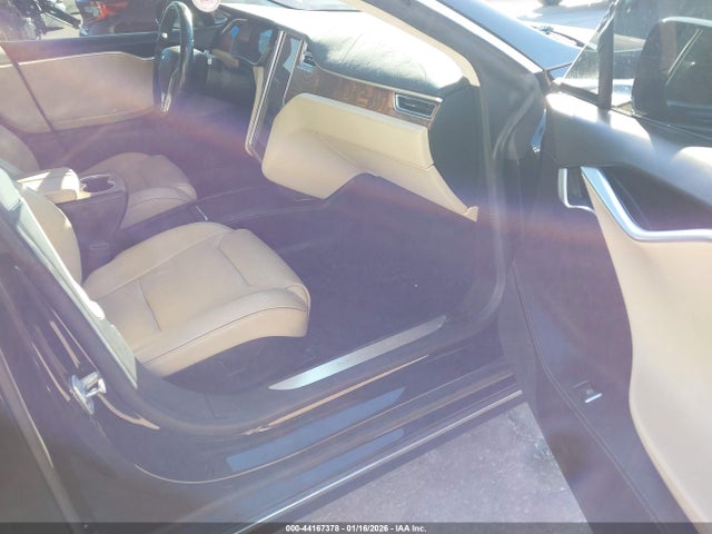 2016 TESLA MODEL S 5YJSA1E46GF168194 Photo 4