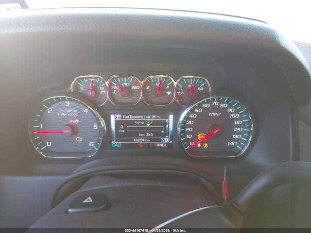 Продаж на аукціоні авто 2018 Chevrolet Suburban Lt, vin: 1GNSKHKC4JR137648, номер лоту: 44167419