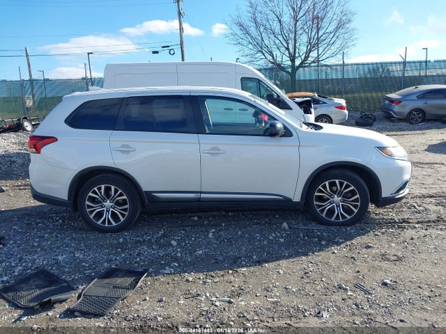 Mitsubishi Outlander Es 2018 JA4AD2A37JZ009007 Image 12