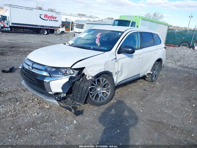 Mitsubishi Outlander Es 2018 JA4AD2A37JZ009007 Image 2