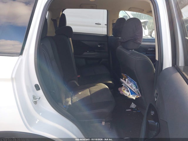 Mitsubishi Outlander Es 2018 JA4AD2A37JZ009007 Image 8