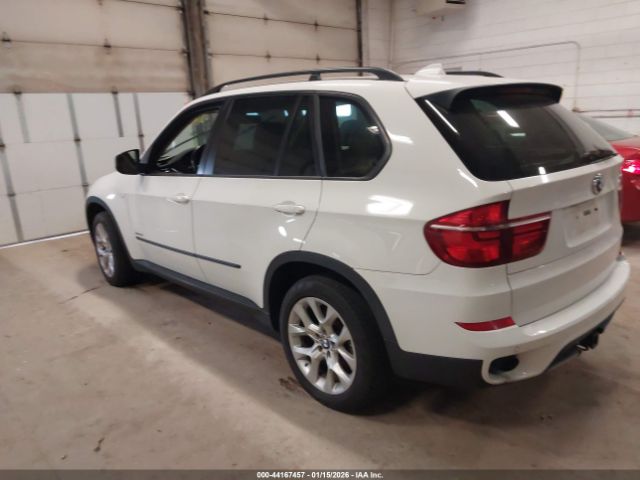 2011 BMW X5 5UXZV4C57BL412987 Photo 2