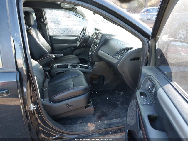 2C4RDGEG7JR241863 Dodge Grand Caravan Gt