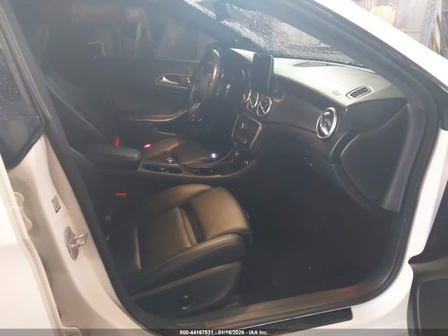 WDDSJ4GB7JN523353 Mercedes-Benz CLA 250 4MATIC
