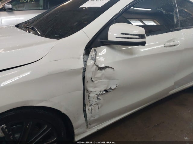 WDDSJ4GB7JN523353 Mercedes-Benz CLA 250 4MATIC