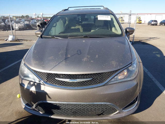 Продажа на аукционе авто 2018 Chrysler Pacifica Touring L Plus, vin: 2C4RC1EG2JR116785, номер лота: 44167610