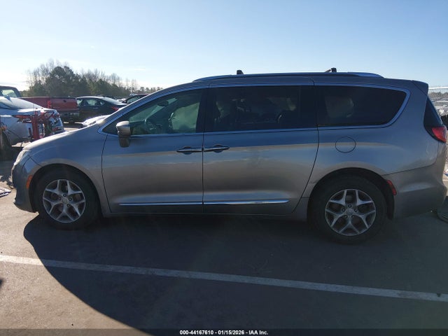 Продажа на аукционе авто 2018 Chrysler Pacifica Touring L Plus, vin: 2C4RC1EG2JR116785, номер лота: 44167610