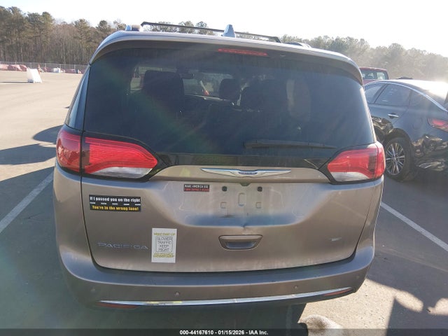 Продажа на аукционе авто 2018 Chrysler Pacifica Touring L Plus, vin: 2C4RC1EG2JR116785, номер лота: 44167610