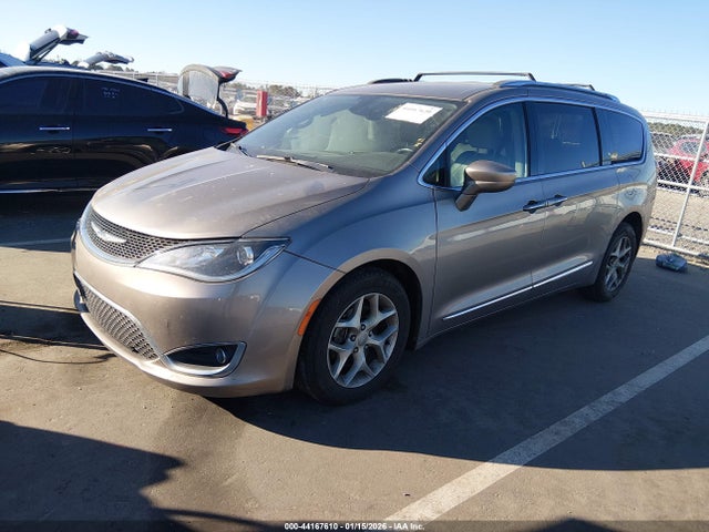 Продажа на аукционе авто 2018 Chrysler Pacifica Touring L Plus, vin: 2C4RC1EG2JR116785, номер лота: 44167610