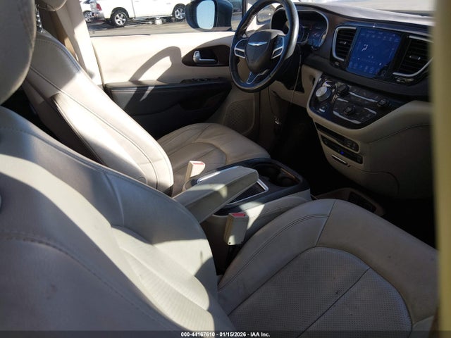 Продажа на аукционе авто 2018 Chrysler Pacifica Touring L Plus, vin: 2C4RC1EG2JR116785, номер лота: 44167610