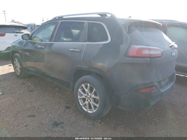 1C4PJLCB3FW637965 Jeep Cherokee Latitude