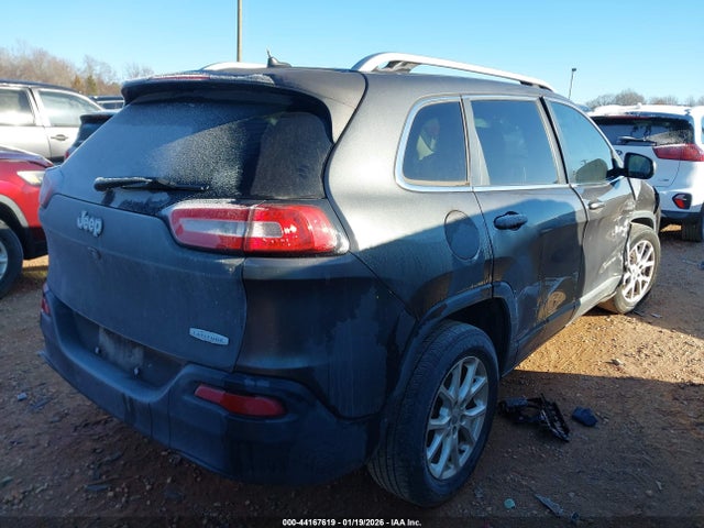 1C4PJLCB3FW637965 Jeep Cherokee Latitude