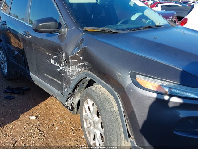 1C4PJLCB3FW637965 Jeep Cherokee Latitude