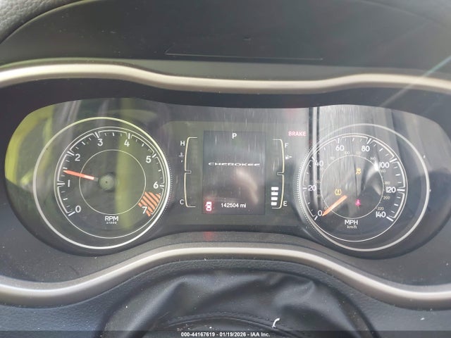 1C4PJLCB3FW637965 Jeep Cherokee Latitude