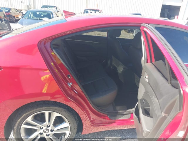 KMHD84LF0HU196040 Hyundai Elantra Limited