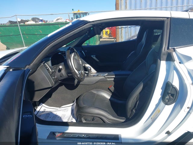 2019 CHEVROLET CORVETTE 1G1YW2D7XK5111335 Photo 4