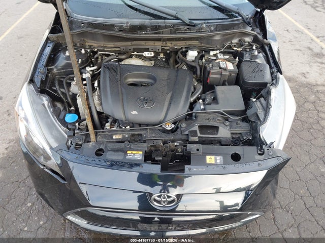 3MYDLBYV2JY301933 Toyota YARIS IA