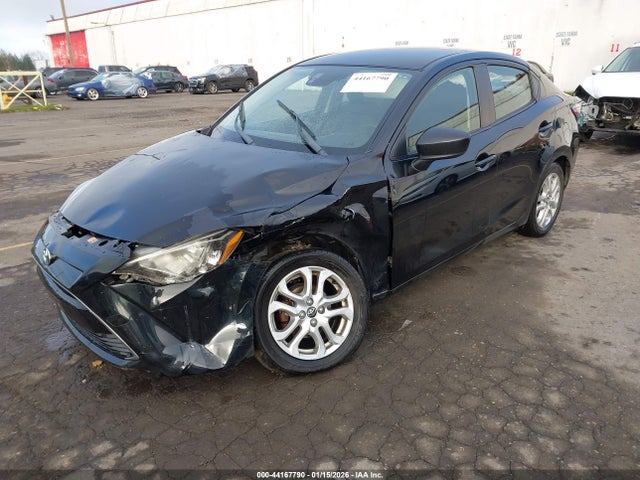 3MYDLBYV2JY301933 Toyota YARIS IA