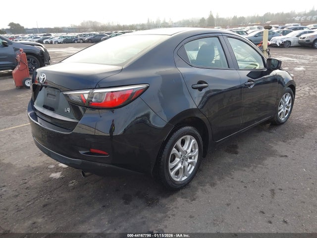 3MYDLBYV2JY301933 Toyota YARIS IA