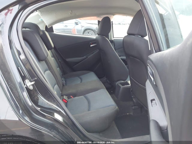 3MYDLBYV2JY301933 Toyota YARIS IA